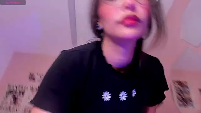 Snapshot of Luna-Chann chatting on March 7, 2025, 10:54 pm Luna-Chann online show from March 7, 2025, 10:54 pm