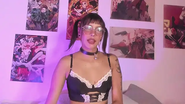 Luna-Chann online show from November 13, 2025, 8:35 pm