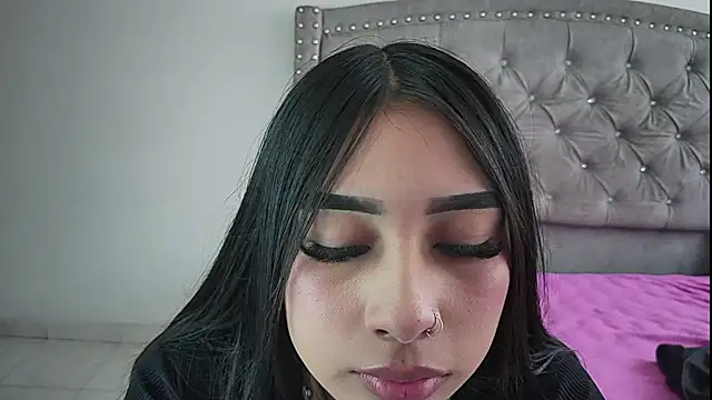 Nesuko kamado  online show from October 3, 2025, 5:14 pm