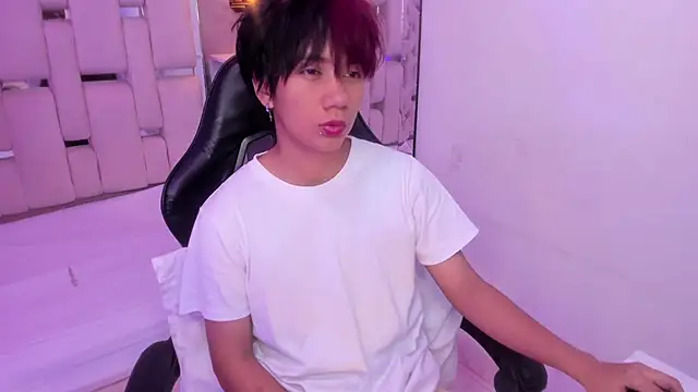 Snapshot of Eriol_ chatting on September 23, 2025, 12:01 pm Eriol  online show from September 23, 2025, 12:01 pm