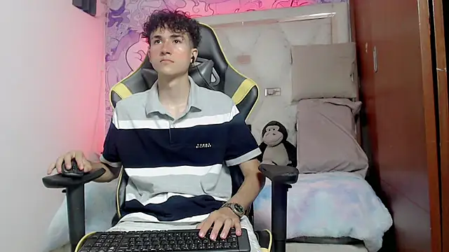 johnny cagee online show from October 23, 2025, 5:39 am