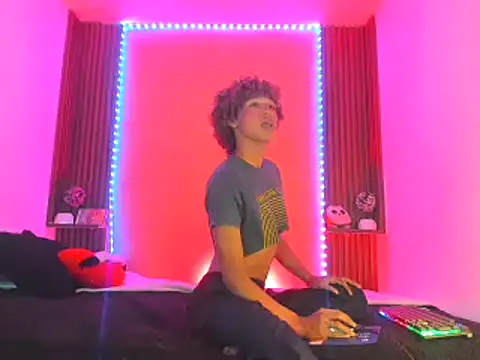 Snapshot of DandyWolf_ chatting on February 25, 2025, 1:41 am DandyWolf online show from February 25, 2025, 1:41 am