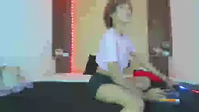 Snapshot of DandyWolf_ chatting on February 5, 2025, 10:44 pm DandyWolf online show from February 5, 2025, 10:44 pm