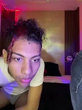 Snapshot of DandyWolf_ chatting on January 24, 2025, 11:02 pm DandyWolf online show from January 24, 2025, 11:02 pm