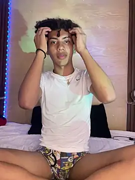 Snapshot of DandyWolf_ chatting on February 2, 2025, 10:17 pm DandyWolf online show from February 2, 2025, 10:17 pm