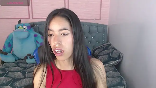 stephania t online show from February 3, 2025, 1:51 pm