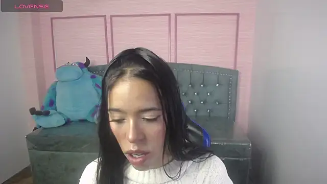 stephania t online show from March 7, 2025, 10:56 am