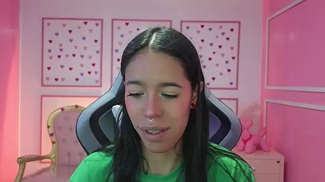 Snapshot of stephania_t chatting on September 22, 2025, 12:22 pm stephania t online show from September 22, 2025, 12:22 pm