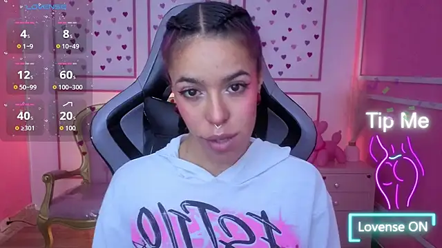 Snapshot of stephania_t chatting on December 17, 2025, 11:59 am stephania t online show from December 17, 2025, 11:59 am