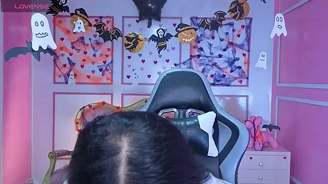 Snapshot of stephania_t chatting on October 30, 2025, 11:41 am stephania t online show from October 30, 2025, 11:41 am