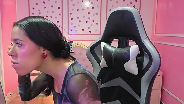 Snapshot of stephania_t chatting on September 19, 2025, 11:36 am stephania t online show from September 19, 2025, 11:36 am