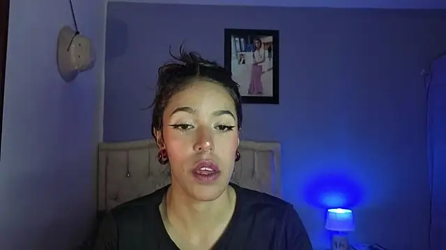 stephania t online show from April 11, 2026, 7:50 pm