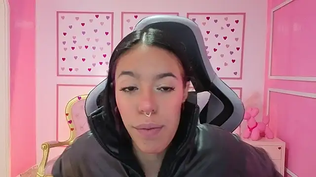 Snapshot of stephania_t chatting on September 30, 2025, 11:38 am stephania t online show from September 30, 2025, 11:38 am