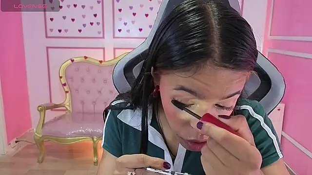 Snapshot of stephania_t chatting on October 9, 2025, 12:49 pm stephania t online show from October 9, 2025, 12:49 pm