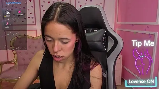 Snapshot of stephania_t chatting on November 18, 2025, 12:41 pm stephania t online show from November 18, 2025, 12:41 pm