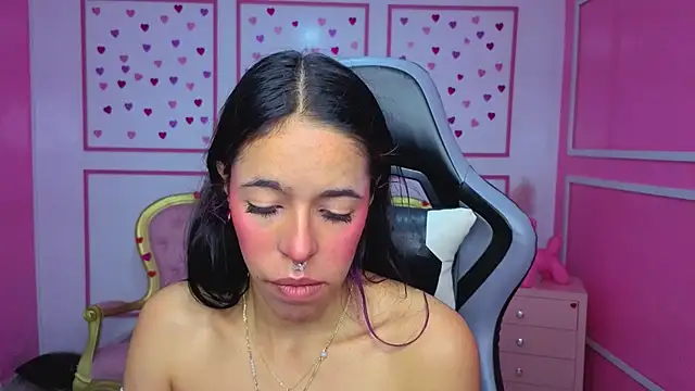 Snapshot of stephania_t chatting on February 7, 2026, 12:13 pm stephania t online show from February 7, 2026, 12:13 pm