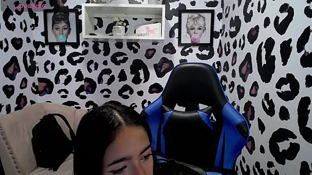 stephania t online show from February 6, 2025, 11:53 am