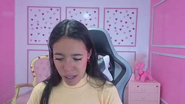 Snapshot of stephania_t chatting on September 29, 2025, 11:38 am stephania t online show from September 29, 2025, 11:38 am