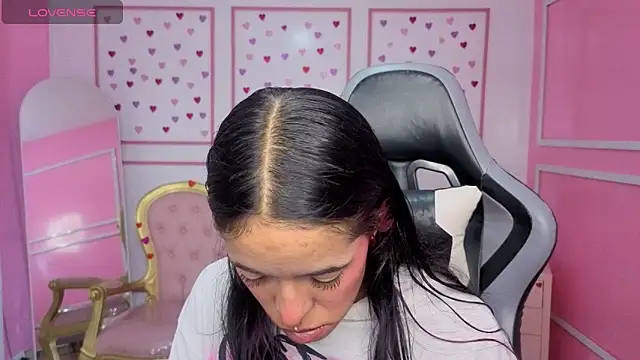 Snapshot of stephania_t chatting on February 13, 2026, 12:16 pm stephania t online show from February 13, 2026, 12:16 pm