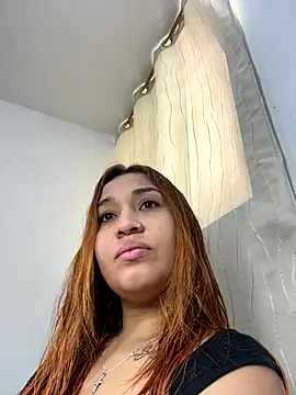 Snapshot of Alba_Grey chatting on December 15, 2025, 4:24 pm Alba Grey online show from December 15, 2025, 4:24 pm