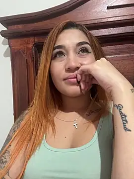 Snapshot of Alba_Grey chatting on December 17, 2025, 4:39 am Alba Grey online show from December 17, 2025, 4:39 am