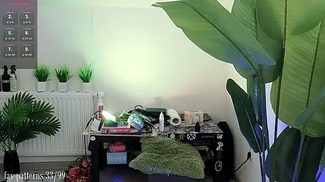 Snapshot of violetviolator chatting on February 28, 2025, 5:37 am violetviolator online show from February 28, 2025, 5:37 am