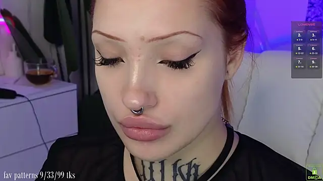 violetviolator online show from November 7, 2025, 4:17 am