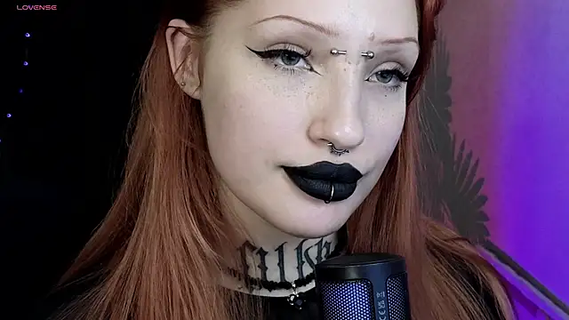 Snapshot of violetviolator chatting on February 7, 2025, 9:48 pm violetviolator online show from February 7, 2025, 9:48 pm