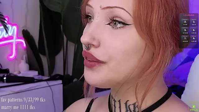 Snapshot of violetviolator chatting on October 11, 2025, 6:25 am violetviolator online show from October 11, 2025, 6:25 am