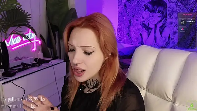 Snapshot of violetviolator chatting on September 27, 2025, 4:40 am violetviolator online show from September 27, 2025, 4:40 am