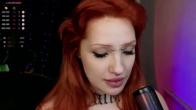 Snapshot of violetviolator chatting on January 30, 2025, 12:59 pm violetviolator online show from January 30, 2025, 12:59 pm