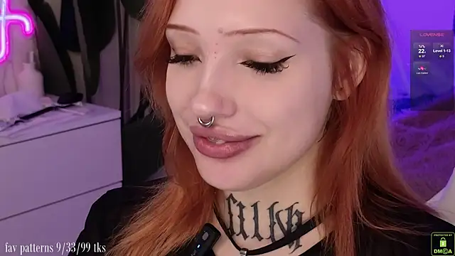 Snapshot of violetviolator chatting on November 2, 2025, 4:17 am violetviolator online show from November 2, 2025, 4:17 am