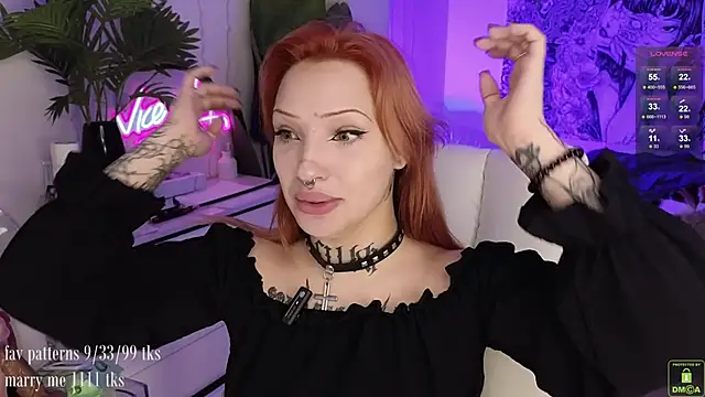 Snapshot of violetviolator chatting on September 28, 2025, 4:30 am violetviolator online show from September 28, 2025, 4:30 am