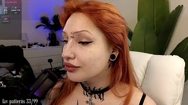 Snapshot of violetviolator chatting on March 21, 2025, 6:16 am violetviolator online show from March 21, 2025, 6:16 am