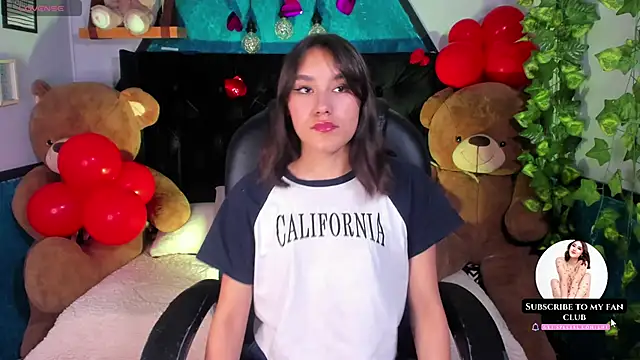  Sophie  miller online show from February 19, 2025, 8:10 pm