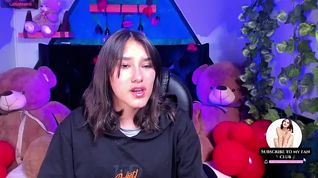  Sophie  miller online show from February 20, 2025, 8:14 pm