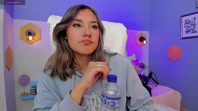  Sophie  miller online show from March 25, 2026, 8:41 pm