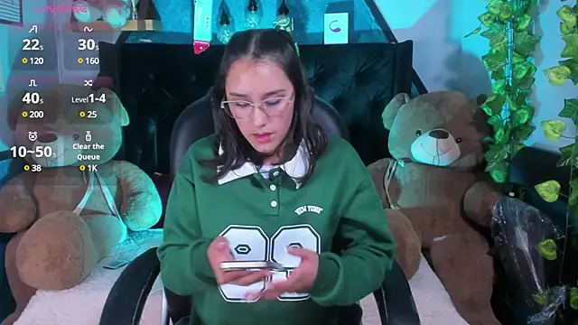  Sophie  miller online show from March 17, 2025, 7:58 pm