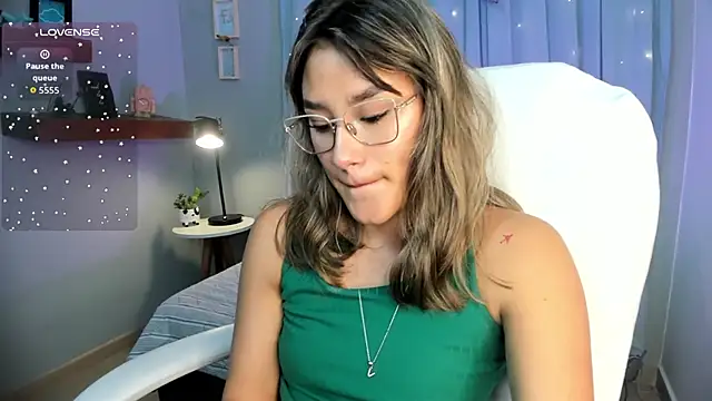  Sophie  miller online show from May 25, 2026, 8:07 pm
