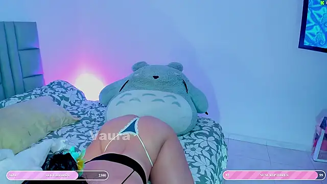 vaura  online show from March 12, 2025, 3:46 am