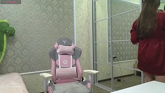 Snapshot of -DIVORA- chatting on September 29, 2025, 10:22 am -DIVORA- online show from September 29, 2025, 10:22 am