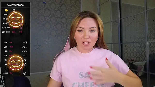 -DIVORA- online show from January 24, 2025, 7:49 pm
