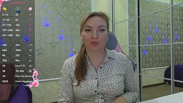 -DIVORA- online show from February 24, 2025, 7:52 pm