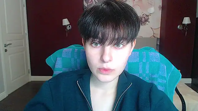 EmiliaYours online show from January 18, 2025, 4:53 pm
