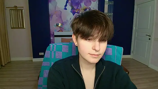 EmiliaYours online show from February 4, 2025, 3:57 pm