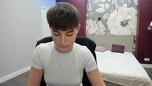 Snapshot of EmiliaYours chatting on October 25, 2025, 7:14 pm EmiliaYours online show from October 25, 2025, 7:14 pm