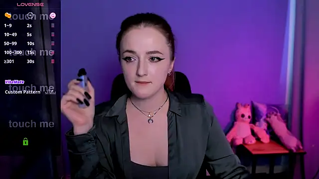 Snapshot of luna_berryy chatting on October 18, 2025, 7:05 pm luna berryy online show from October 18, 2025, 7:05 pm