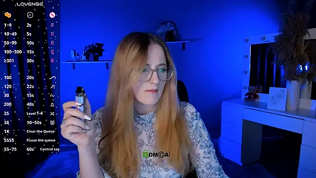 Snapshot of luna_berryy chatting on September 23, 2025, 1:18 pm luna berryy online show from September 23, 2025, 1:18 pm