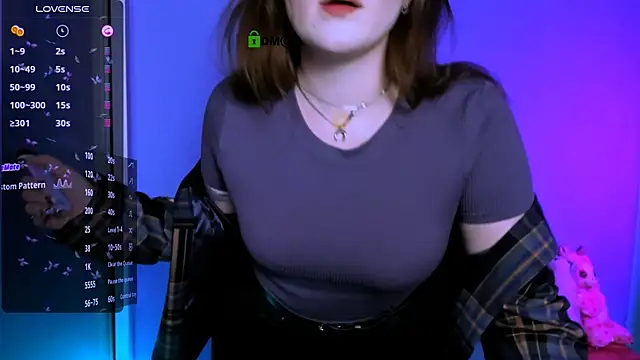 luna berryy online show from November 15, 2025, 8:24 pm