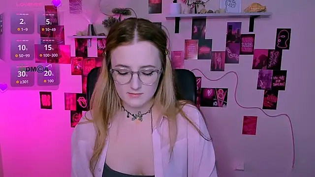 luna berryy online show from May 19, 2026, 7:10 pm